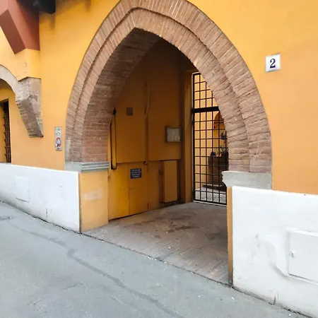 Piazza Nettuno Luxury Palace - By Bolognacentro Luxuryh Pensjonat Bolonia